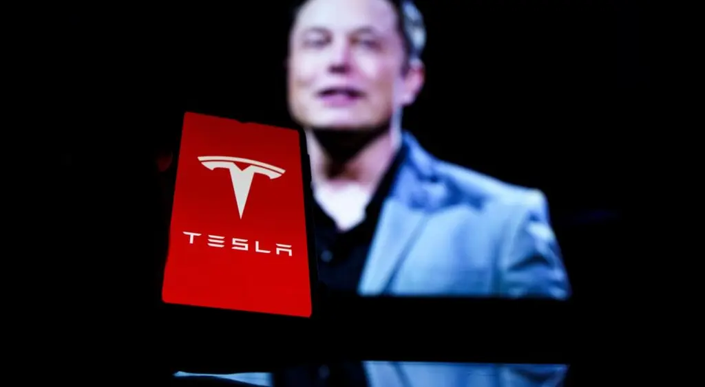 Tesla Bear Says Elon Musk’s EV Company ‘Could Go Bust’ As Stock Could Plummet 91% Amid Disappointing Q1 Results Benzinga Neuro Markets