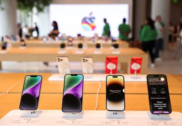 Apple loses top phonemaker spot to Samsung as iPhone shipments drop, IDC says Reuters