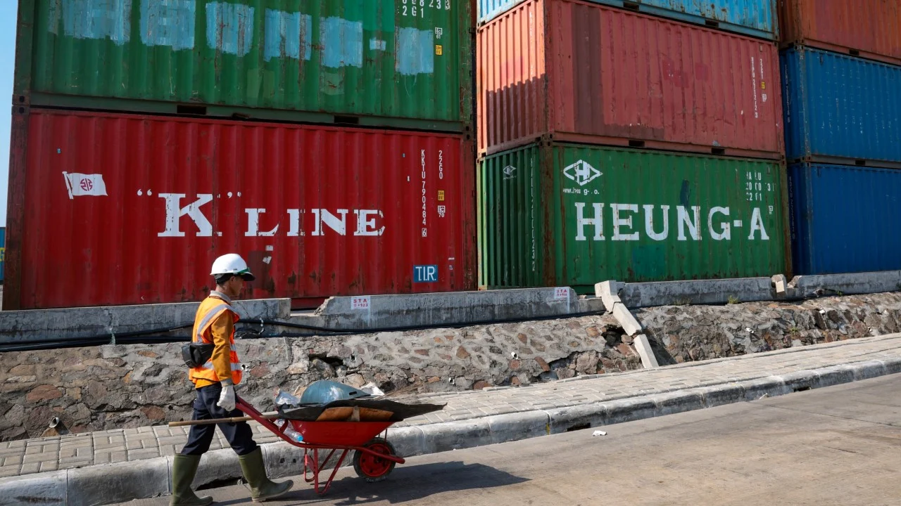 China trade: 5 takeaways from April as exports show ‘green shoots’ of recovery, but domestic demand key Andrew Mullen Global Economy – South China Morning Post