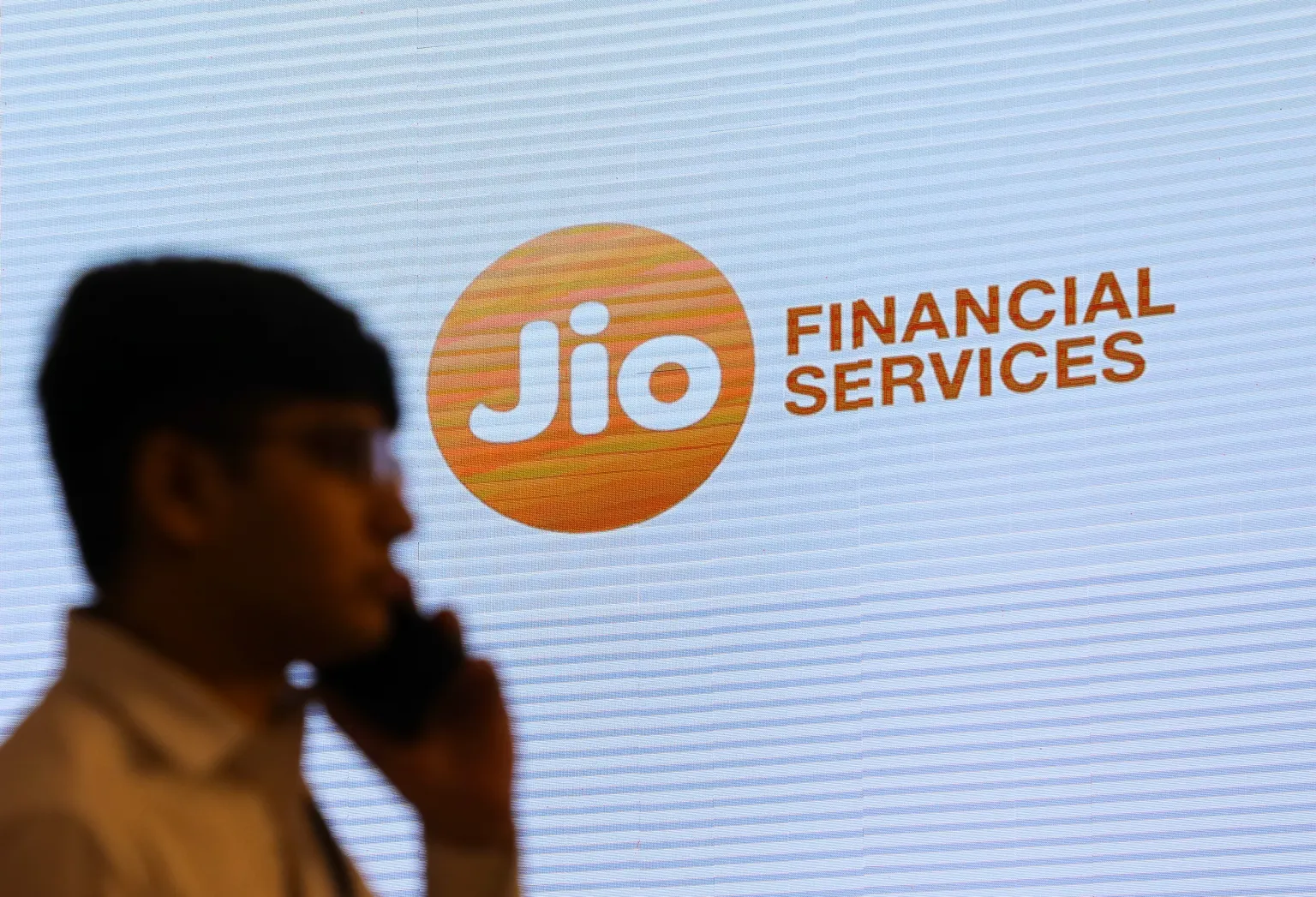 Jio Financial unit to buy $4.32B of telecom gear from Reliance Retail Manish Singh TechCrunch