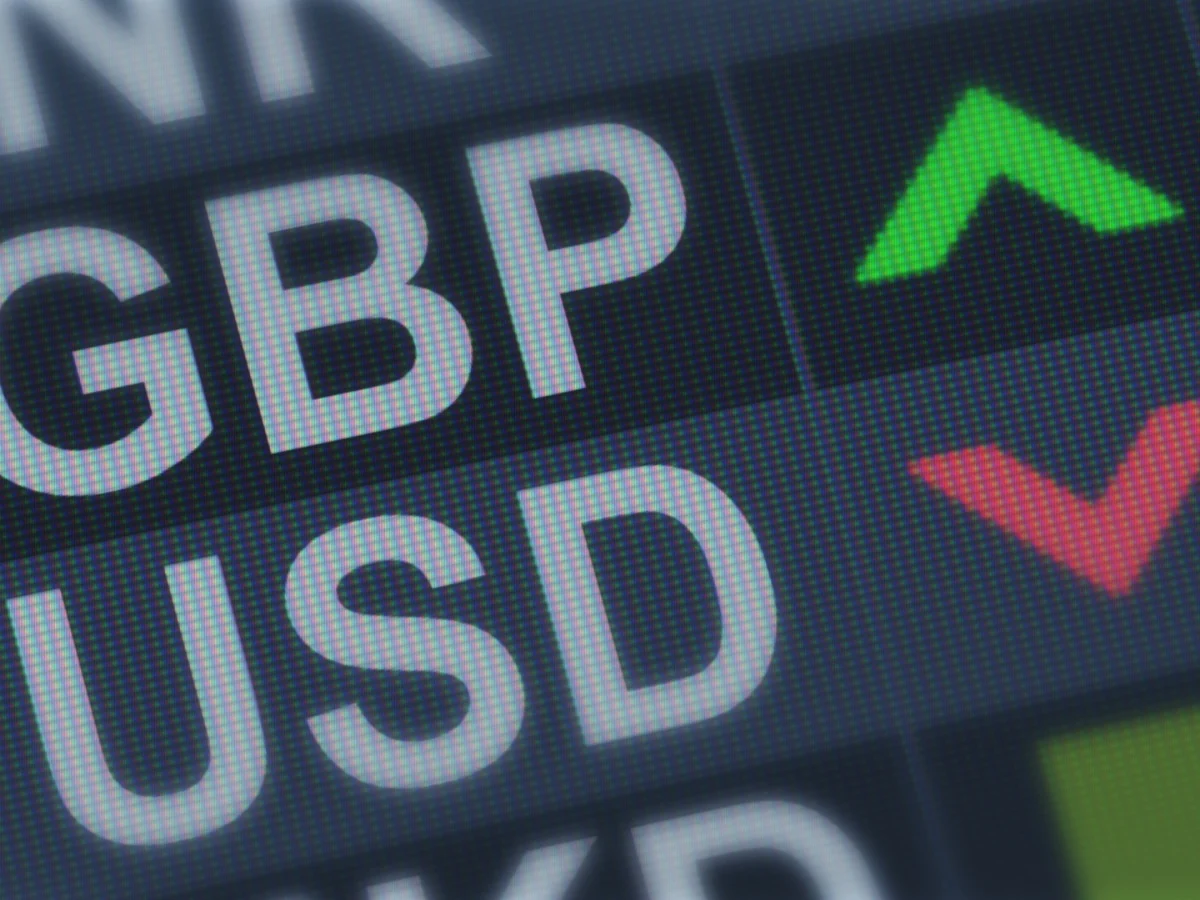 US Election Tensions Favour the Dollar, GBP/USD Clings to 1.3000 Tim Clayton Exchange Rates UK – Currency News